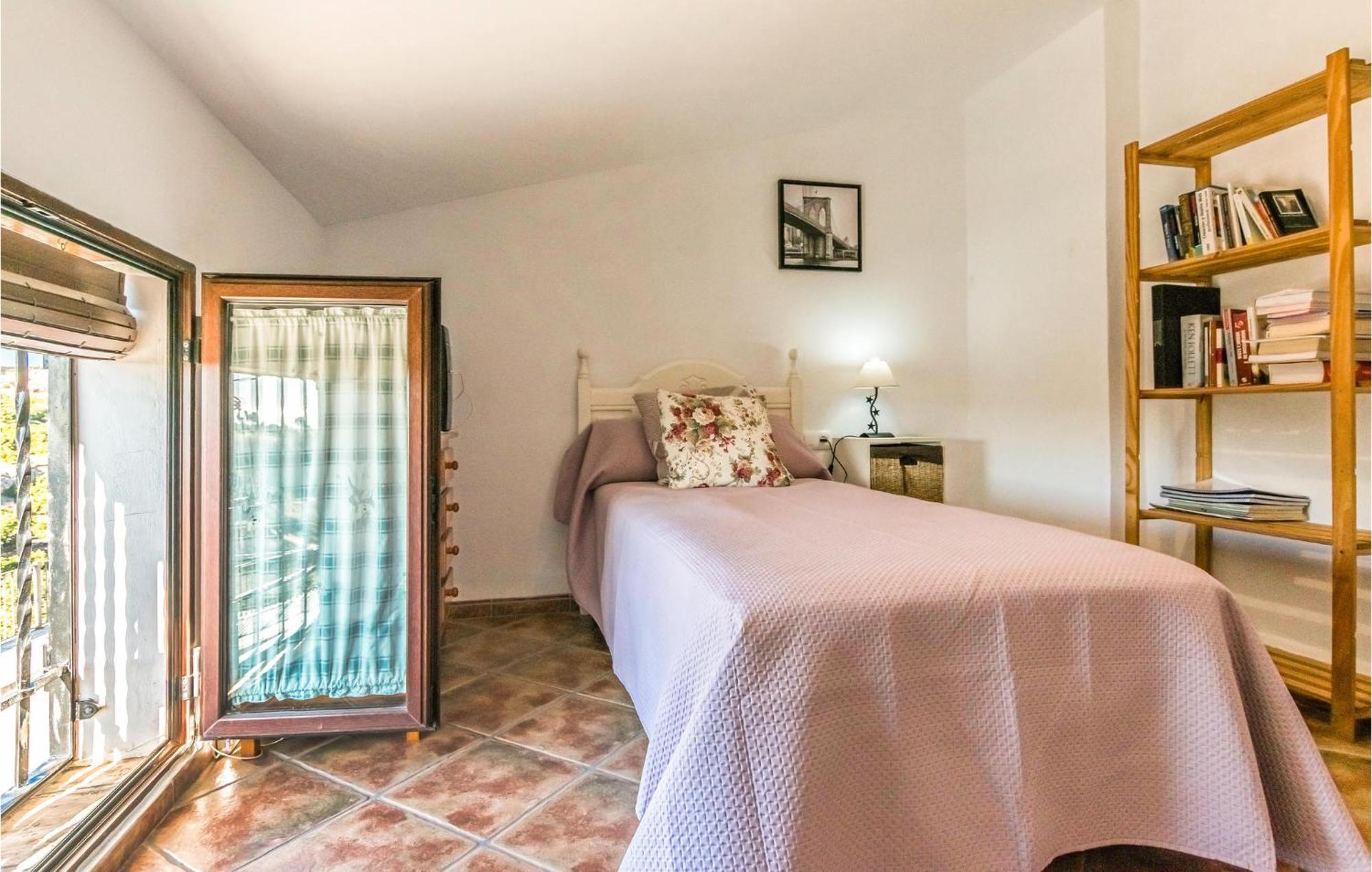 Pet Friendly Home In Hornachuelos With Kitchen Esterno foto